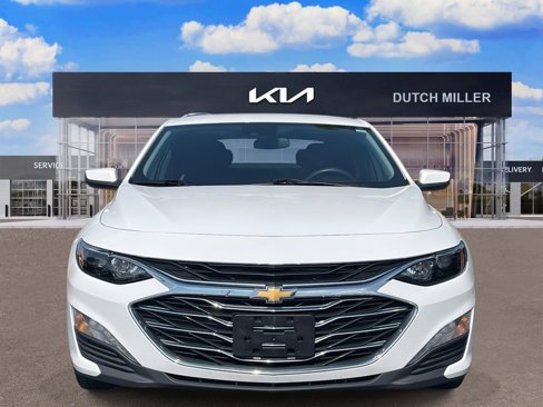 Used 2023 Chevrolet Malibu LT image 2
