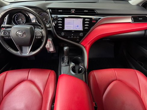Certified 2020 Toyota Camry SE image 13