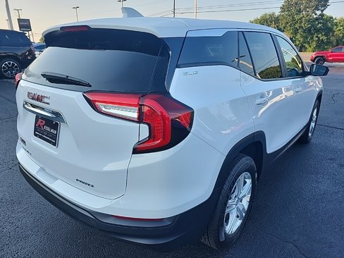 Certified 2024 GMC Terrain SLE image 3