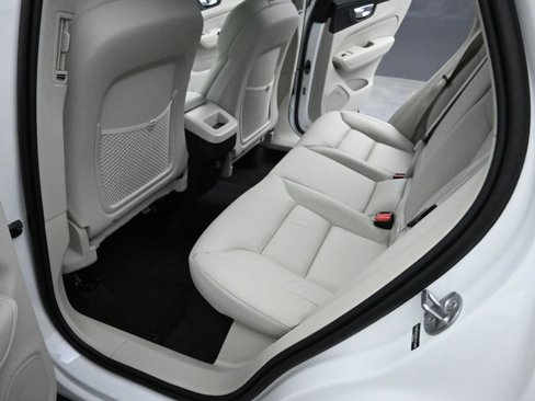 New 2025 Volvo XC60 B5 Core image 28