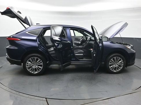 Certified 2022 Toyota Venza XLE image 56