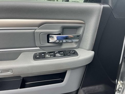 Used 2016 RAM 1500 Classic SLT image 14