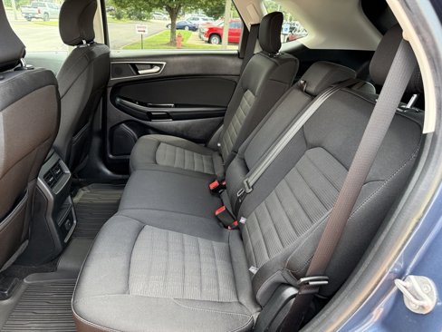 Used 2019 Ford Edge SEL image 16