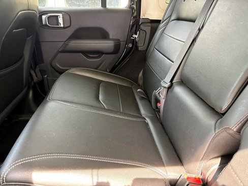 Used 2022 Jeep Wrangler Unlimited Sahara w/ Cold Weather Group image 7