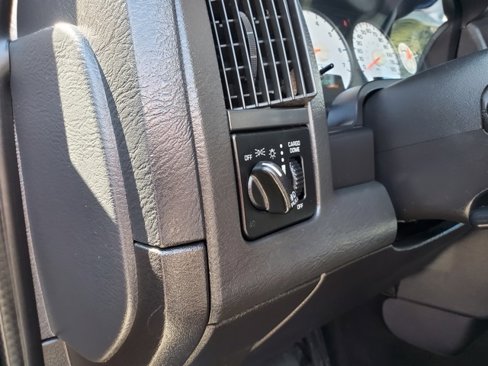 Used 2005 Dodge Ram 1500 Truck SLT w/ Light Group image 11