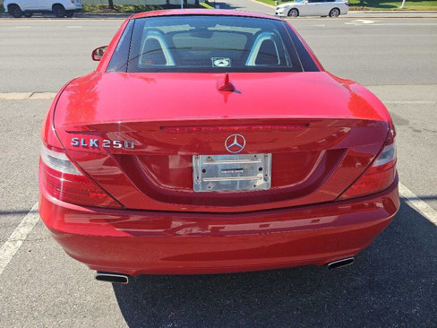 Used 2013 Mercedes-Benz SLK 250 image 4