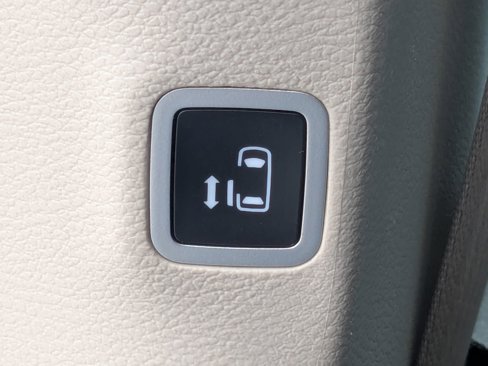 Used 2021 Chrysler Pacifica Touring-L image 31