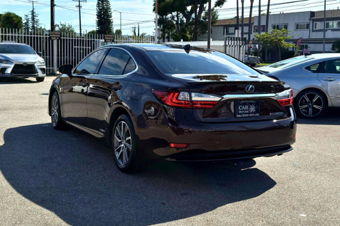 Used 2016 Lexus ES 300h image 7