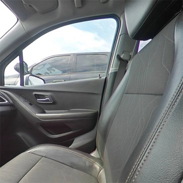 Used 2019 Chevrolet Trax LT w/ LT Convenience Package image 24