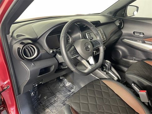 Used 2019 Nissan Kicks SR image 5