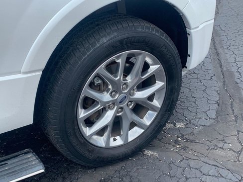 Used 2017 Ford Expedition Limited w/ Equipment Group 301A image 9
