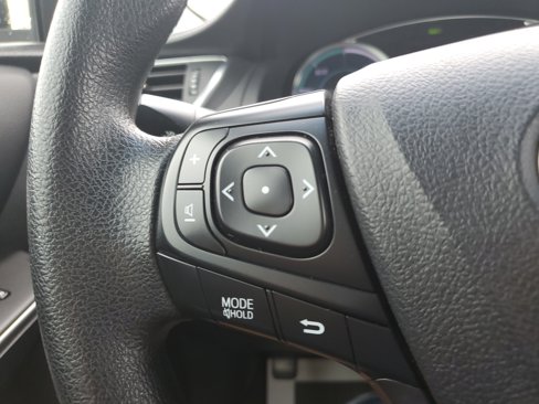 Used 2017 Toyota Camry LE image 18