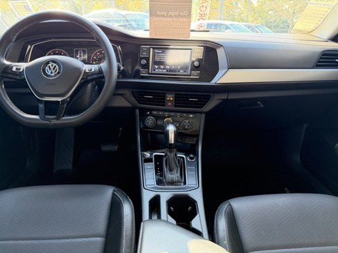 Certified 2021 Volkswagen Jetta SE image 13