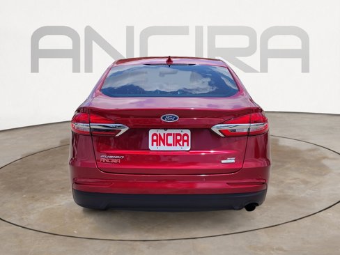 Used 2019 Ford Fusion SE image 12