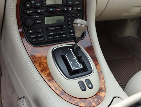 Used 1998 Jaguar XJ8 image 13