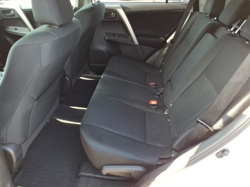 Used 2015 Toyota RAV4 LE image 5