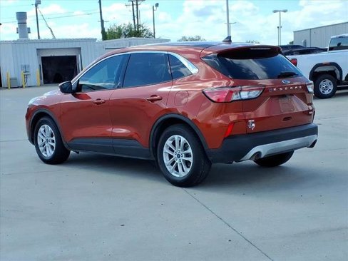 Used 2020 Ford Escape SE image 5