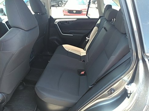 Used 2022 Toyota RAV4 LE image 12