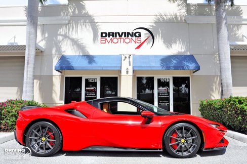 Used 2023 Ferrari SF90 Spider image 10