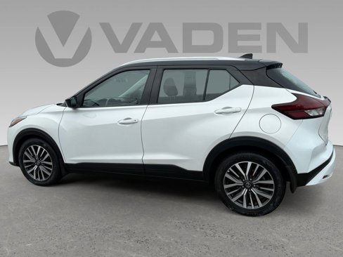 Used 2021 Nissan Kicks SV image 9