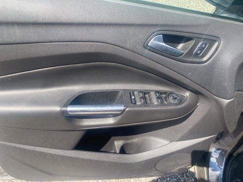 Used 2018 Ford Escape SE image 17
