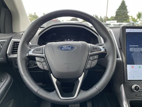 Used 2024 Ford Edge Titanium w/ Equipment Group 301A image 9