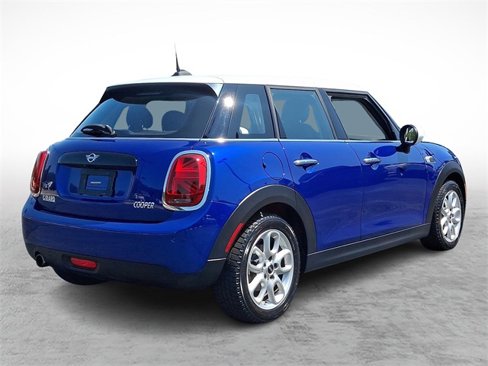 Used 2021 MINI Cooper 4-Door Hardtop w/ Driver Assistance Package image 6