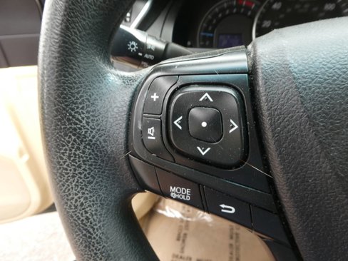 Used 2015 Toyota Camry LE image 14