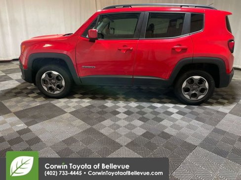 Used 2015 Jeep Renegade Latitude w/ Cold Weather Group II image 5