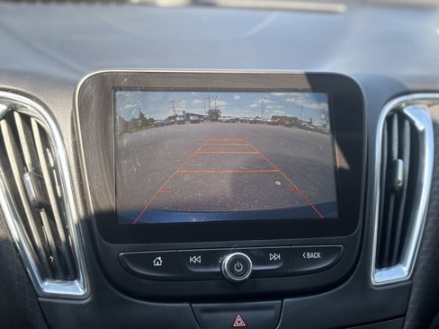 Used 2017 Chevrolet Malibu LT image 27