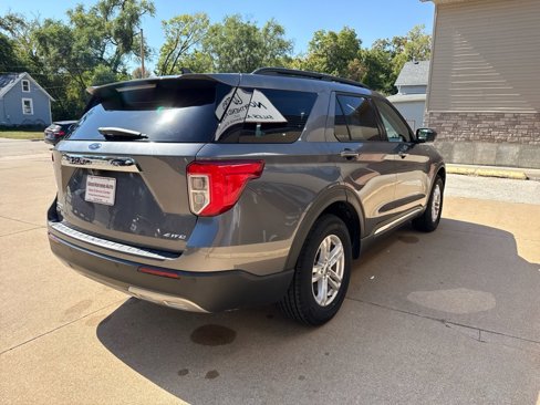 Used 2022 Ford Explorer XLT w/ Equipment Group 202A image 4