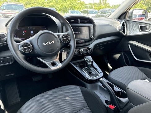 Used 2023 Kia Soul LX w/ LX Technology Package image 23