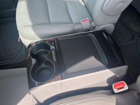 Used 2018 Toyota Sienna XLE image 26