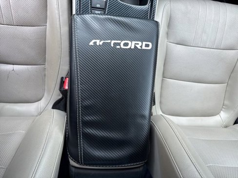Used 2018 Honda Accord Touring image 35