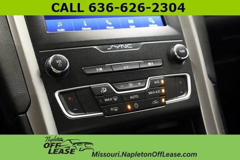Used 2020 Ford Fusion SE image 18
