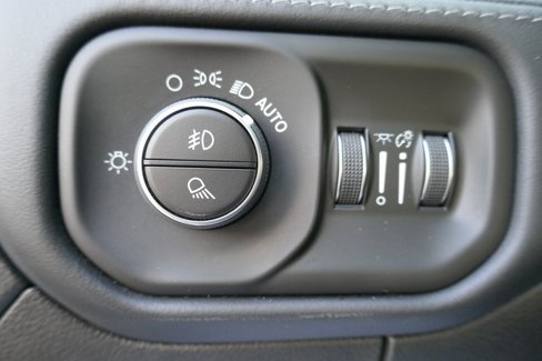 Used 2020 RAM 1500 Limited image 27