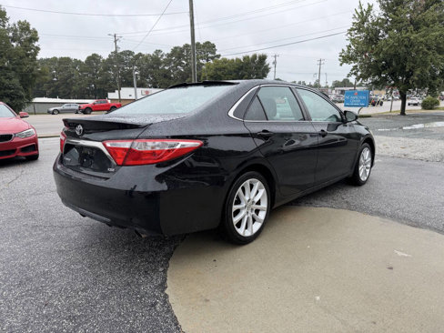 Used 2015 Toyota Camry XSE image 6