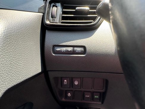 Used 2021 Nissan Rogue Sport SV image 16