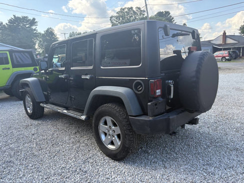Used 2011 Jeep Wrangler Unlimited Rubicon w/ Dual Top Group image 9