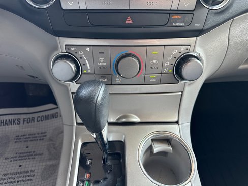 Used 2012 Toyota Highlander 4WD image 25