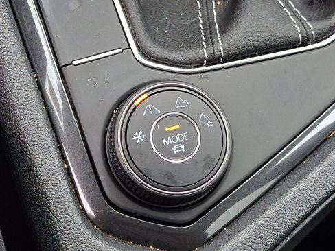 Used 2022 Volkswagen Tiguan SE image 25