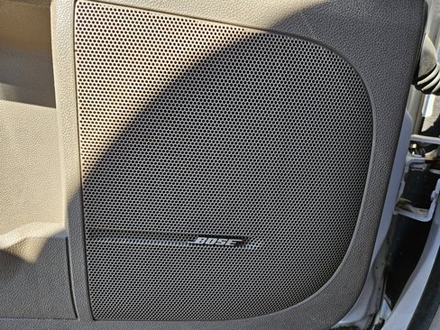 Used 2016 GMC Acadia Denali image 9