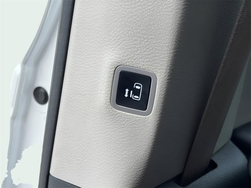Used 2021 Chrysler Voyager Lxi image 33