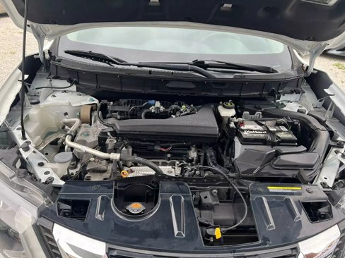 Used 2018 Nissan Rogue S image 4