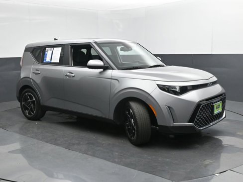 Used 2023 Kia Soul EX image 8