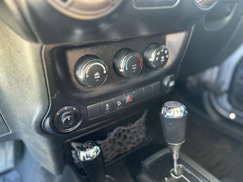 Used 2018 Jeep Wrangler Unlimited Sport image 26