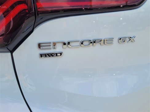 Used 2024 Buick Encore GX Sport Touring image 8