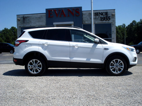 Used 2018 Ford Escape SE image 1