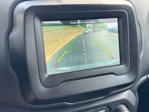Used 2020 Jeep Renegade Latitude image 20