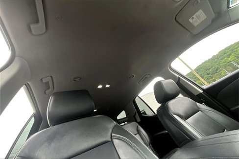 Used 2018 Chevrolet Traverse LT image 17